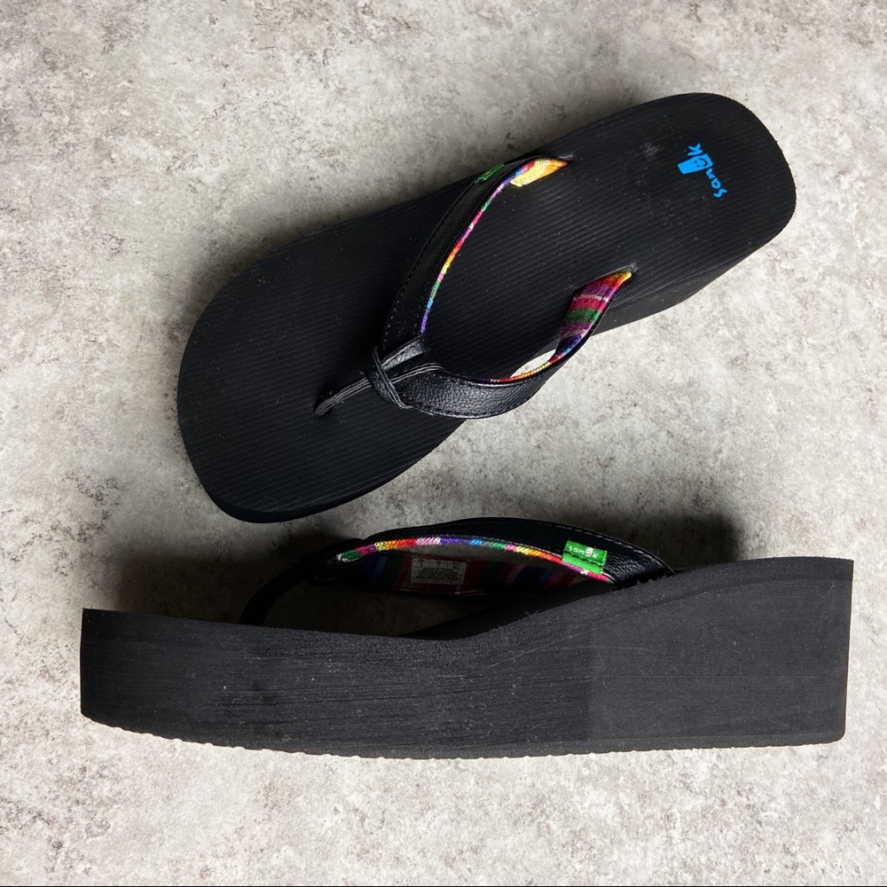 Sanuk Springwater black wedge thong sandals 9